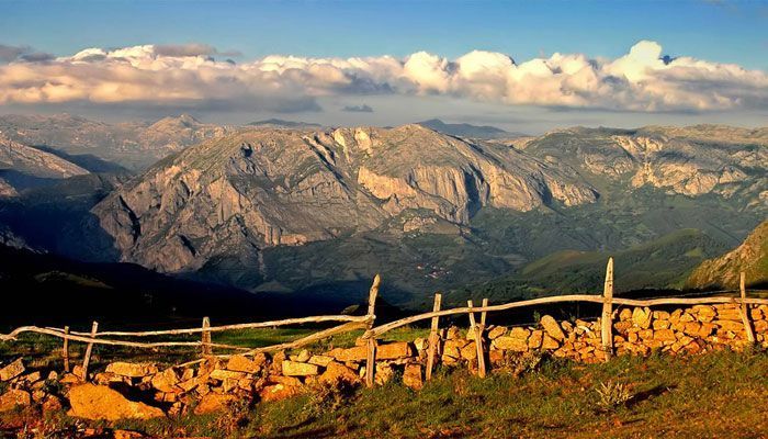 Montañas de Teverga, Asturias Paisaje de las montañas de Teverga, Asturias