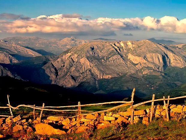 Paisaje casa rural L'Arboleu Asturias Teverga