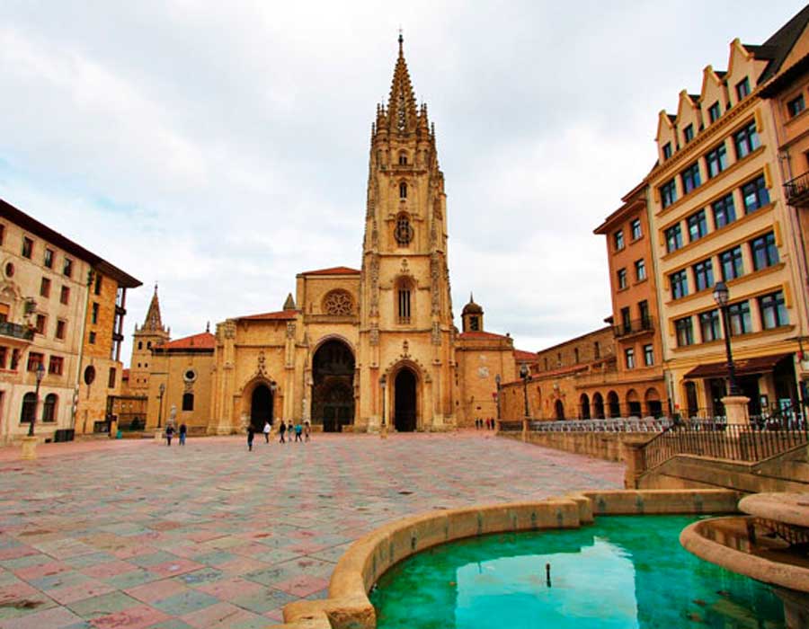 Oviedo_catedral_asturias-QUE-VER-VISITAR