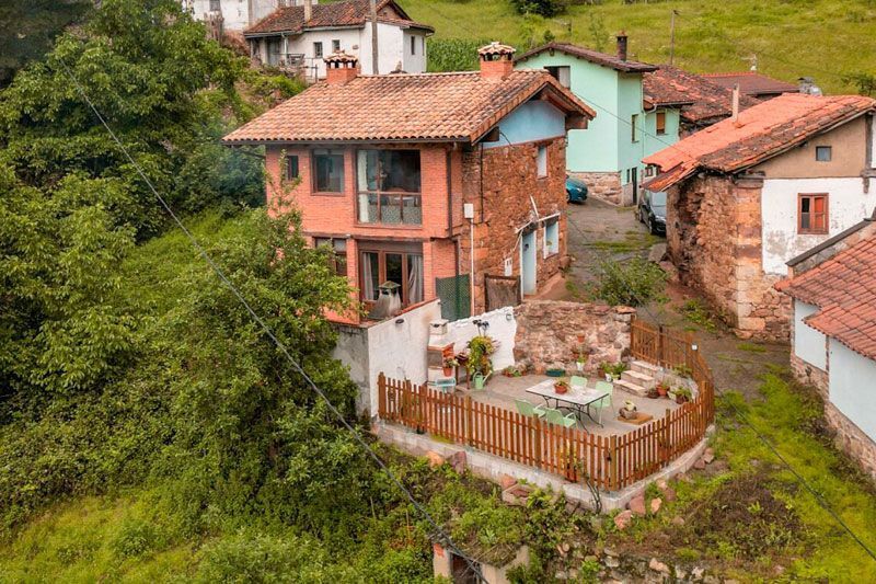 alojamiento-romantico escapada parejas con barbacoa, jacuzzi y bañera de hidromasaje