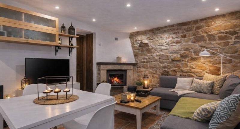 proaza-senda-oso-casa-chimenea